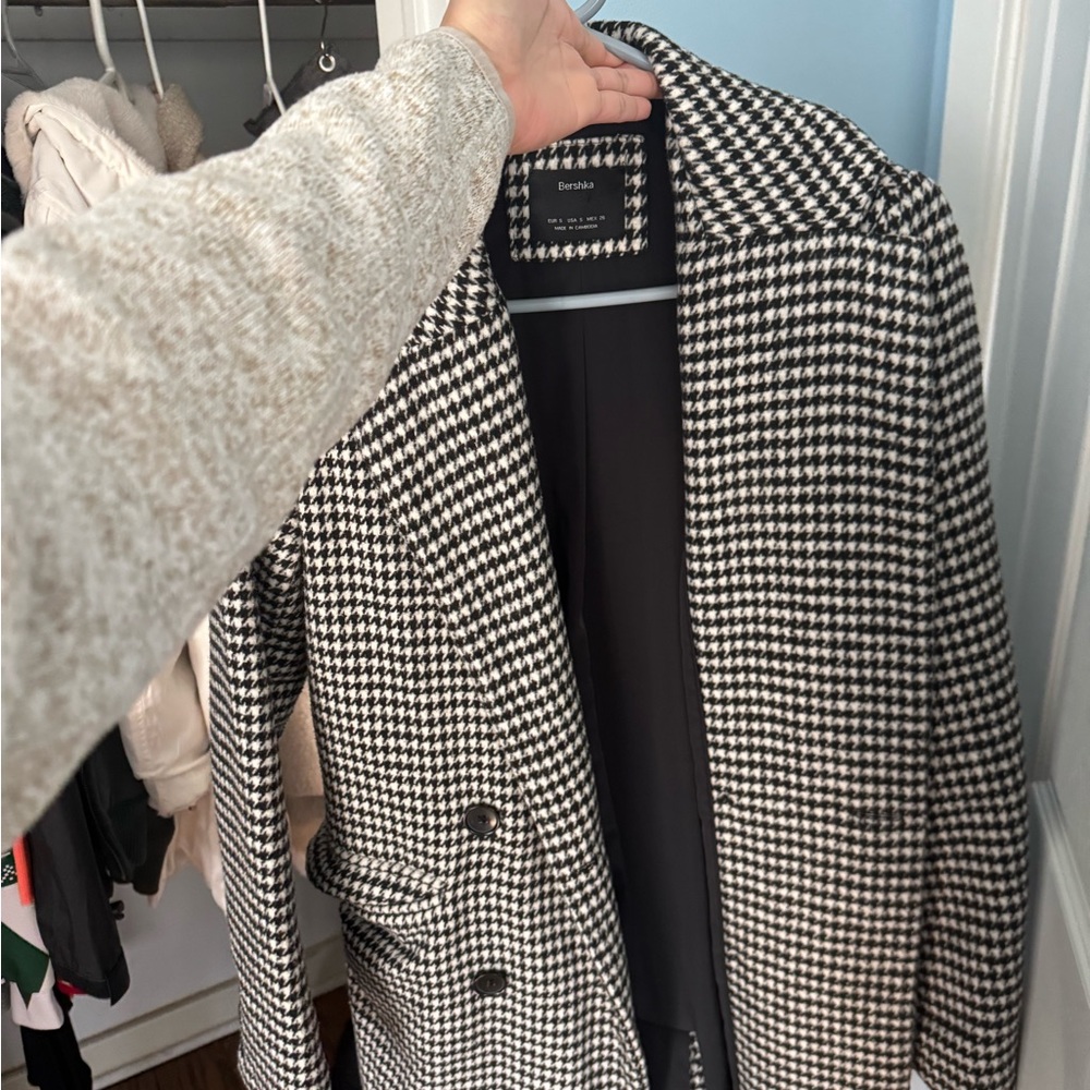 Black and White Houndstooth Coat